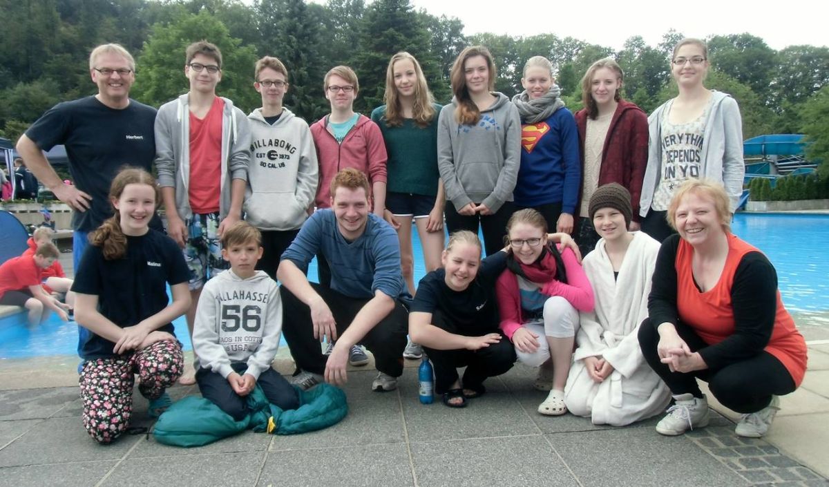 Die Wettkampfschwimmer im Freibad Meschede, Foto: Piechulek
