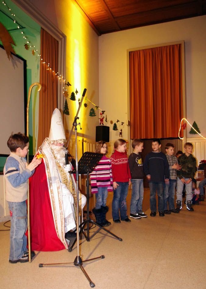 Der Nikolaus zu Besuch beim Marsberger Schwimmverein, Foto: Sascha Burdick