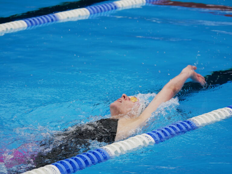 Anna-Lena (zu Gast beim SVM) über 50m Rücken