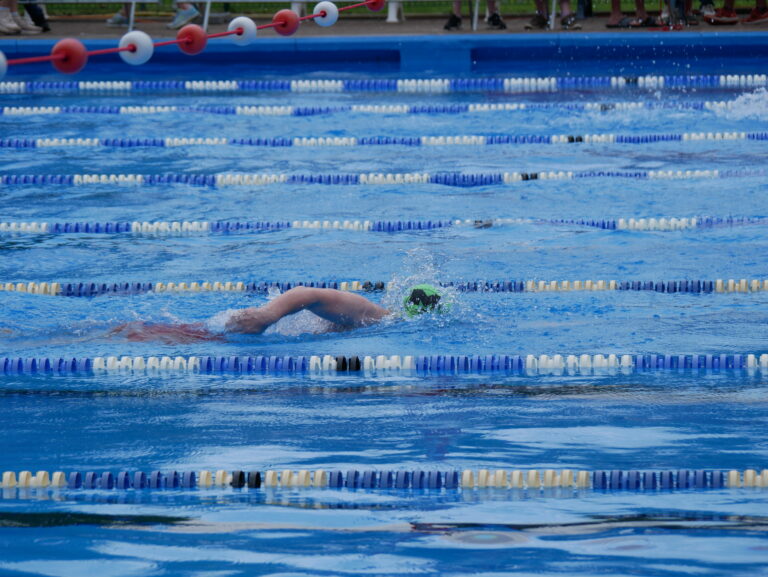 Manuel über 100m Freistil