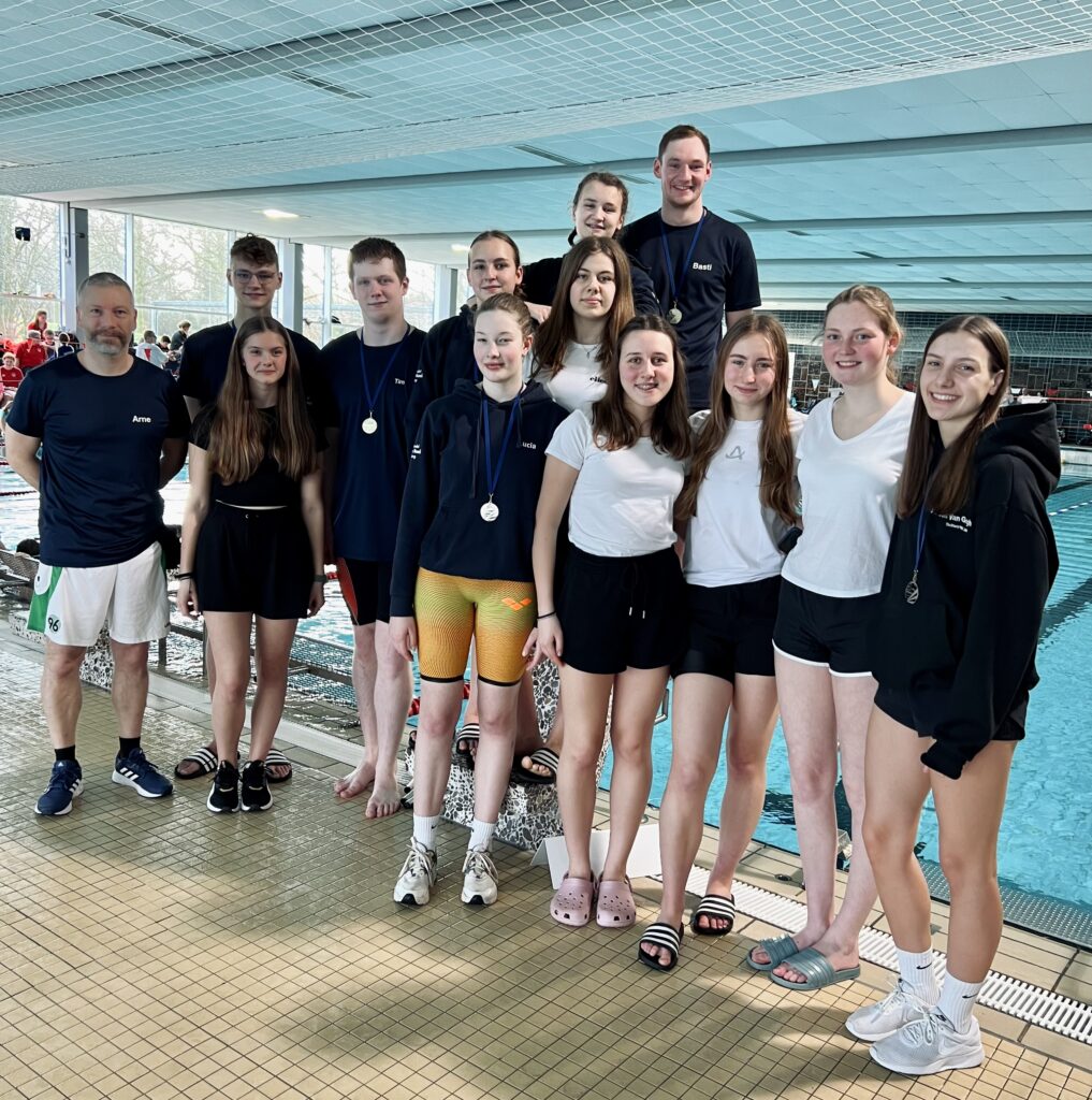 Mannschaft beim Schwimmfest in Kamen